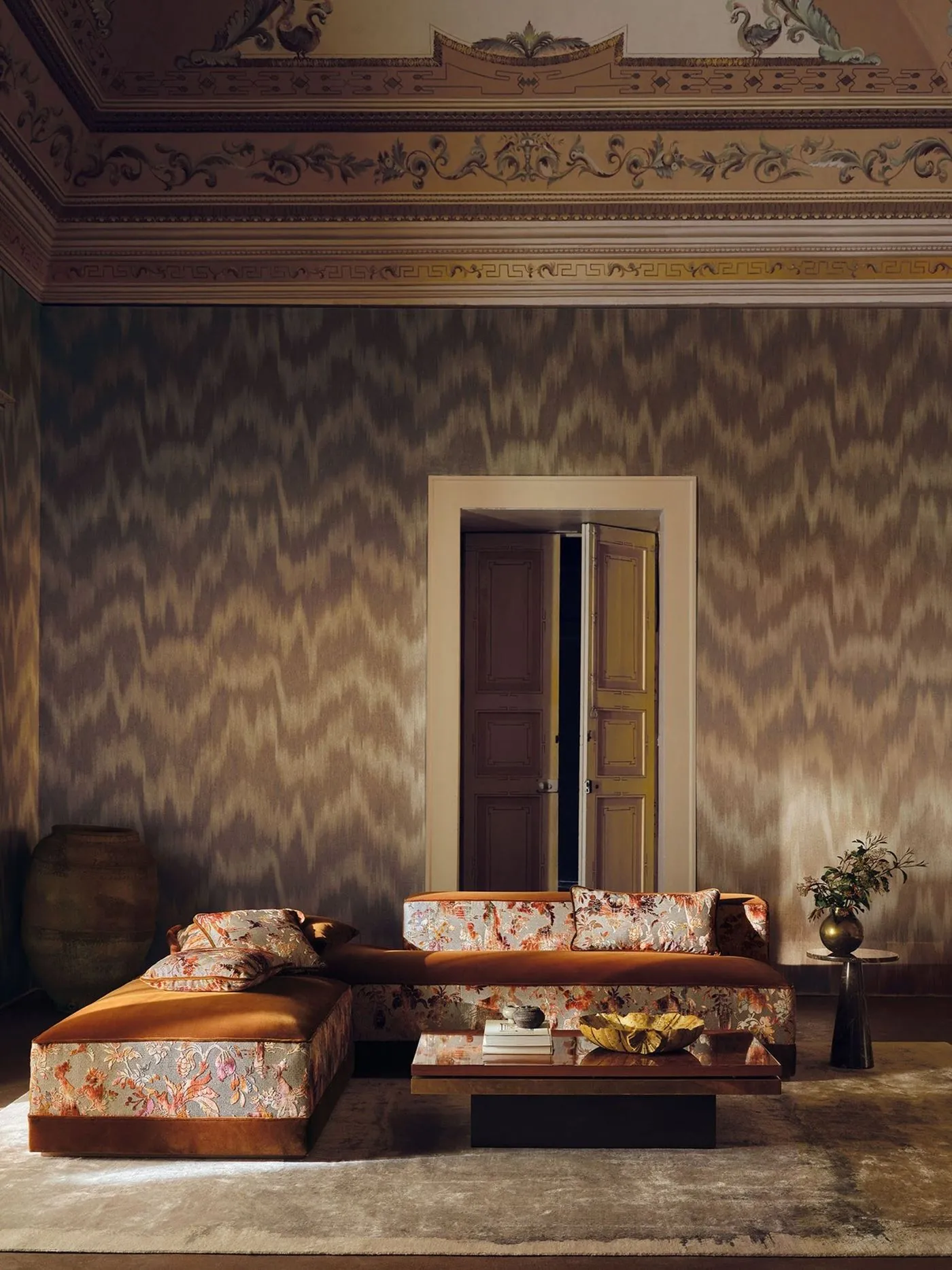 Seven wallpaper directions the trade actually agrees on, image via Livingetc